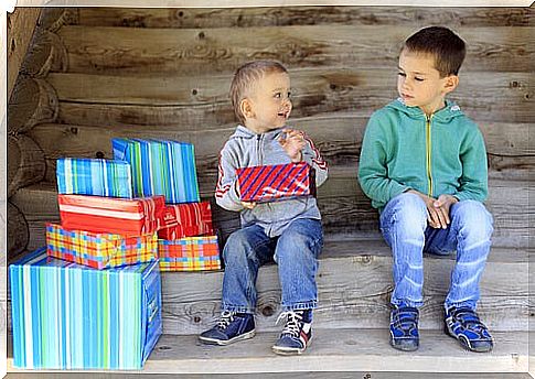 Jealousy between siblings: understanding the dethroned child