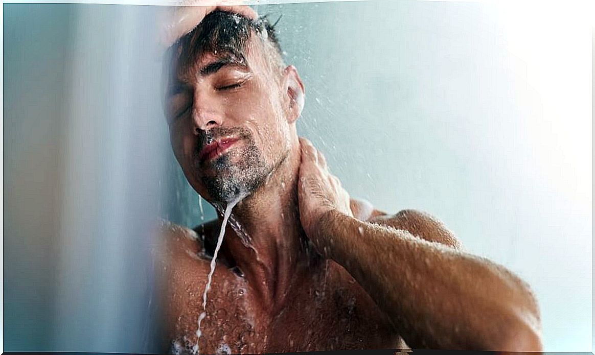 Man representing the question of Why do the best ideas arise in the shower?